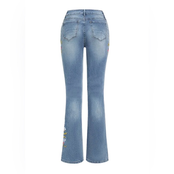 Embroidered Floral Blue Jeans - Picture 5 of 8
